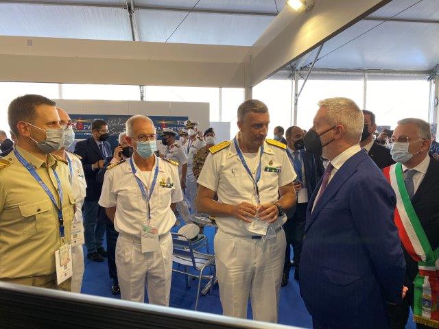 Guerini visita stand Segredifesa