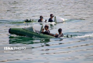 IRGC-Navy-boats-3