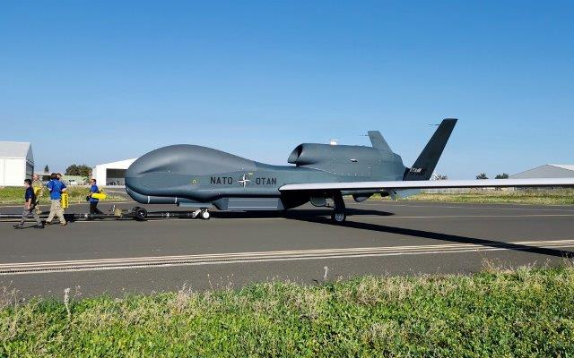Sigonella_Arrivo quinto Global Hawk NAGSF_3