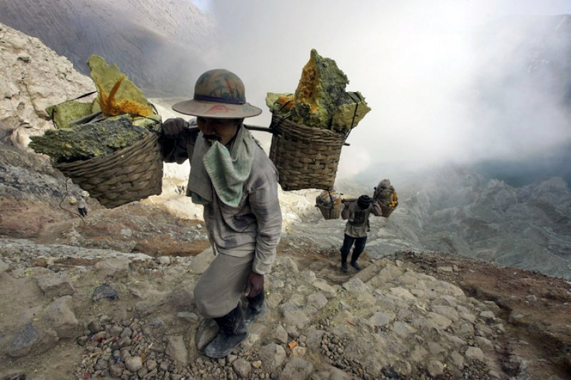 AFGHANISTAN_MINERS