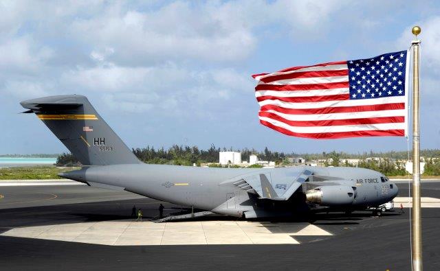 C-17_Globemaster_III_at_Wake_Island_Airfield