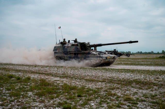 PZH 2000 in azione (002)