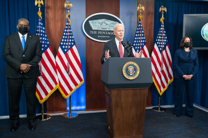 Joe-Biden-696x464