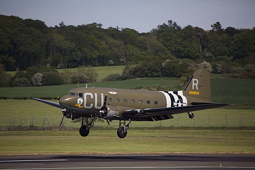 Douglas DC3 N45366 "D-Day Doll" (47928019201)