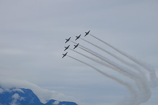 Six Thundertigers AT-3 Arrow Formation Flight over Hualien AFB 20160813g