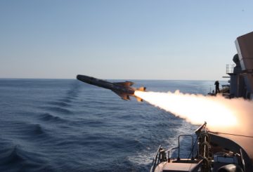 Teseo MK2A firing from Durand de la Penne Destroyer