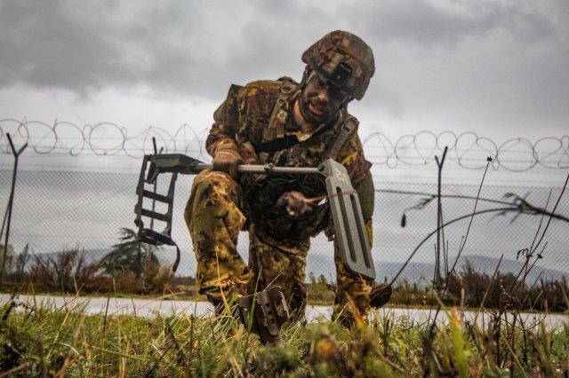 Foto 4 - Guastatore paracadutista durante la fase della presa aeroporto (002)